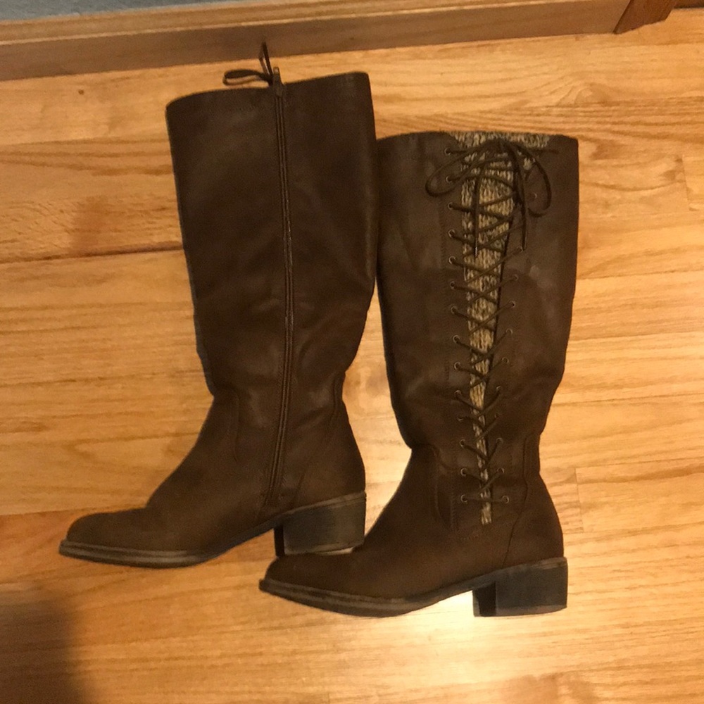 Brown Lace Boots!